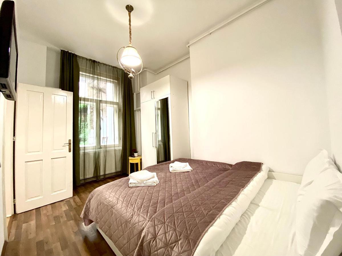Republique Family Apartment Braşov Esterno foto