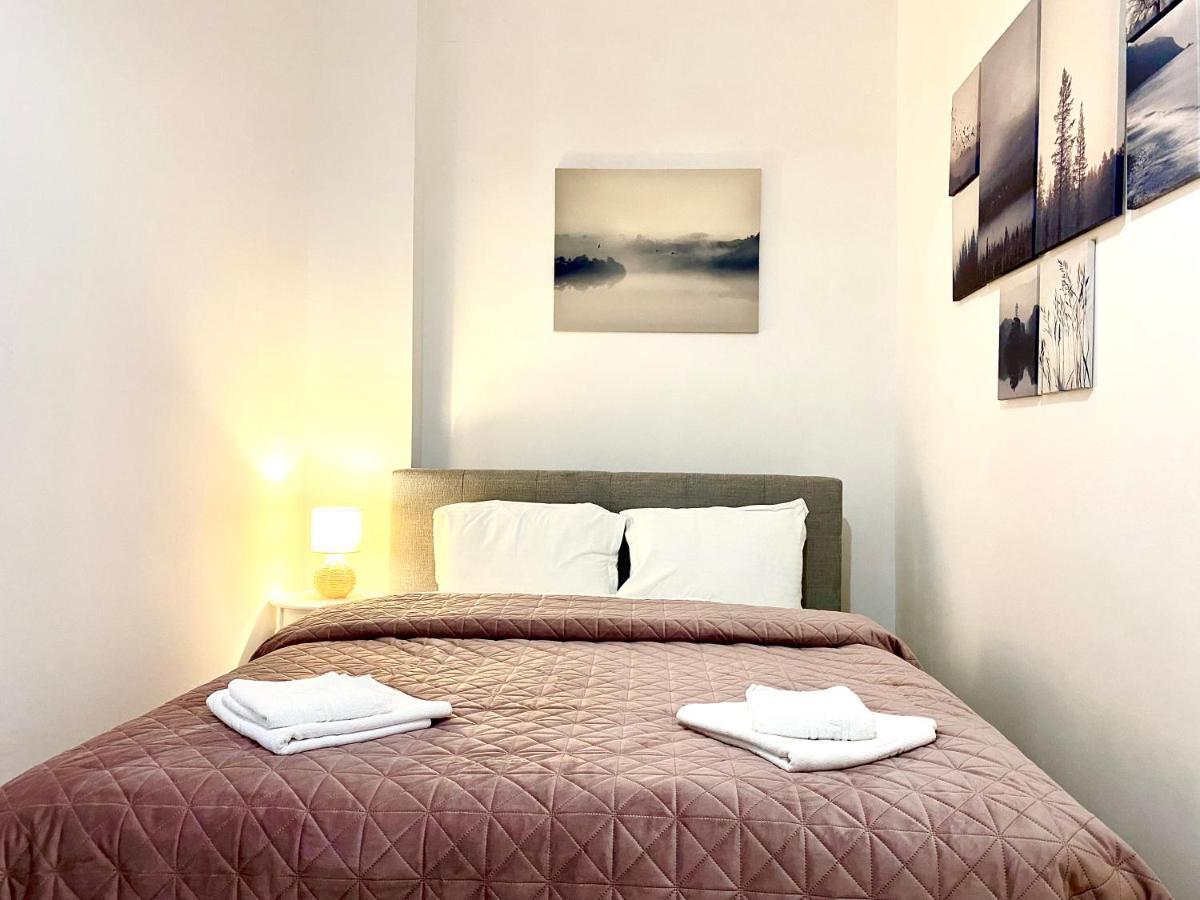 Republique Family Apartment Braşov Esterno foto